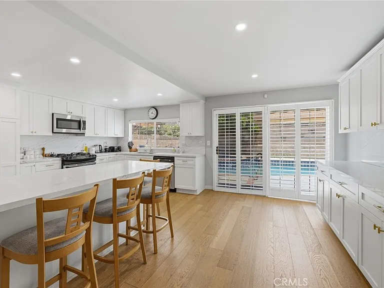 6206 Hesperia Ave — Photo 11