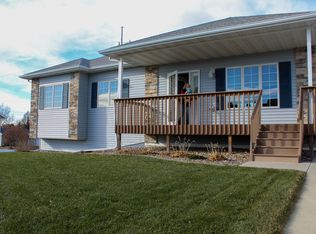 1858 Harding Pl, Bismarck, ND 58501