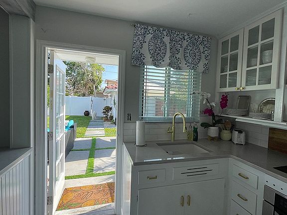 Kitchen to Garden Courtyard