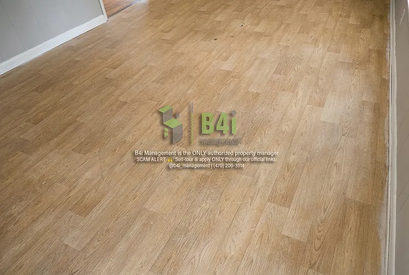 3 bed, 1.0 bath, 941 sqft, $1,350 — Photo 3
