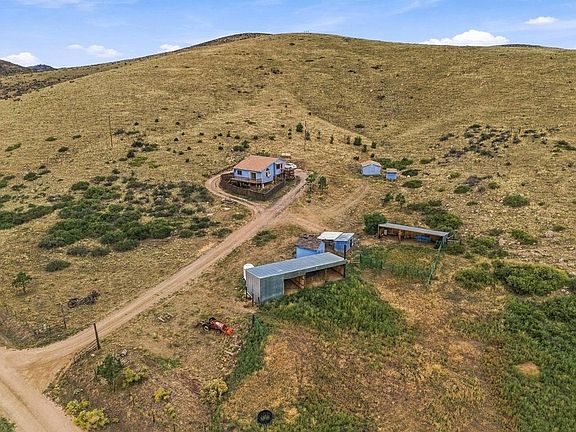3rd image of 3038 Hewlett Gulch Rd