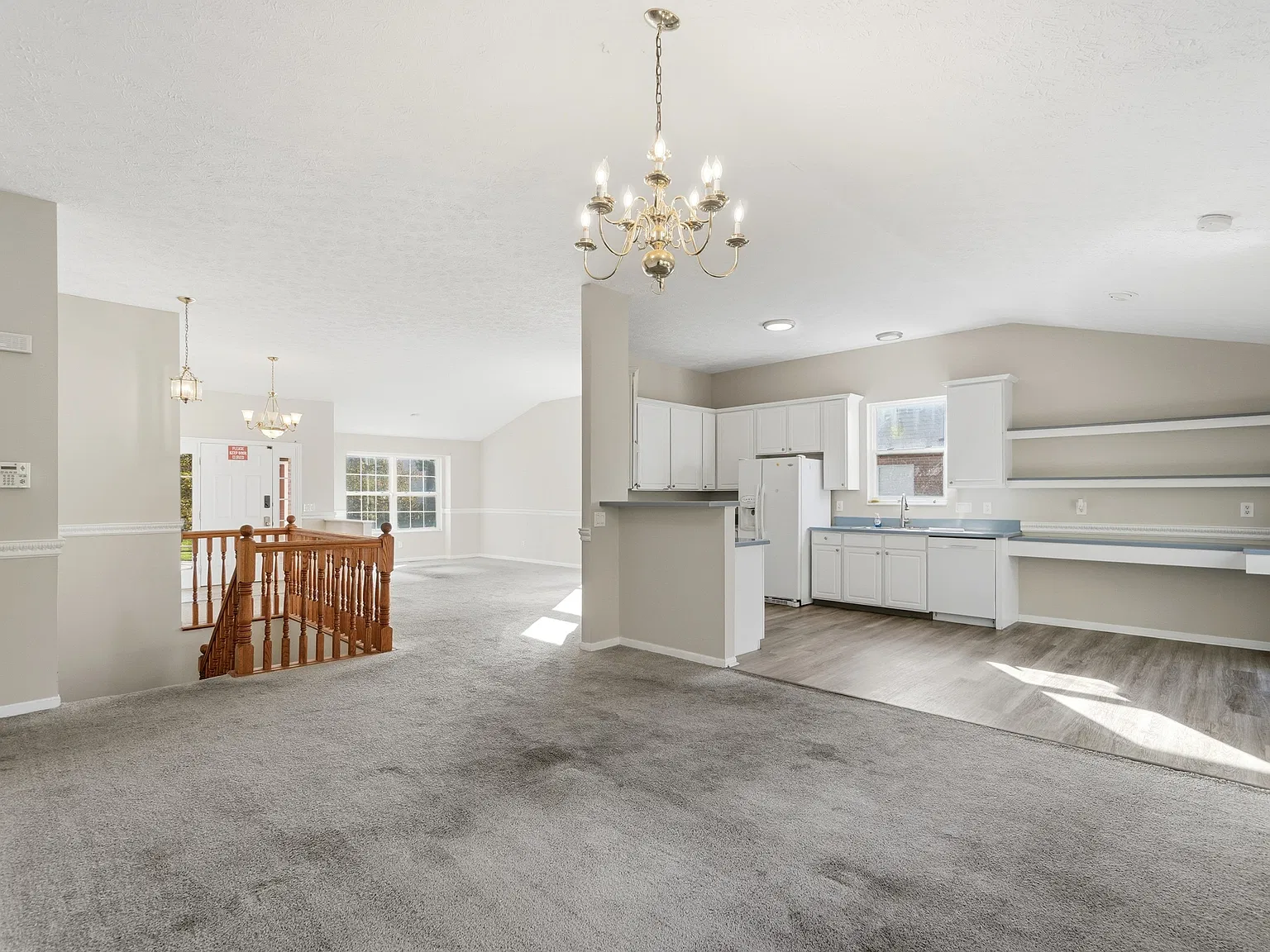 4 bed, 2200 sqft, $2,500 — Photo 2