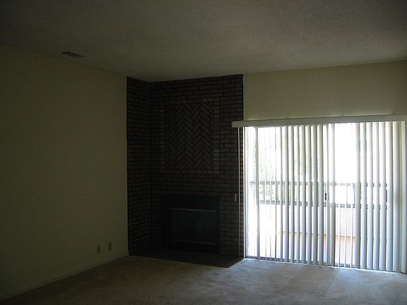 5th image of 1036 Fairview Ave Unit 9