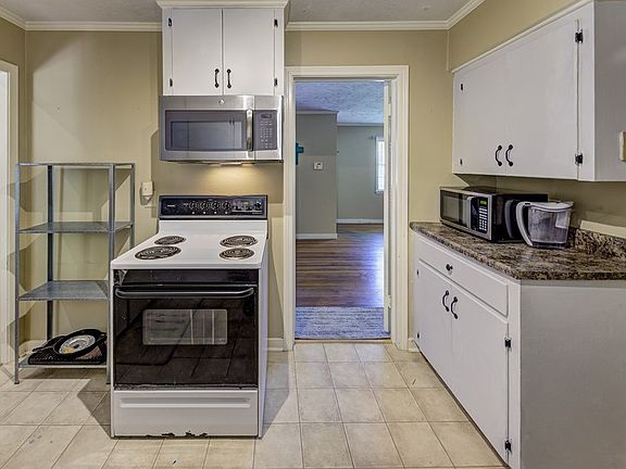 5th image of 1724 East Ave