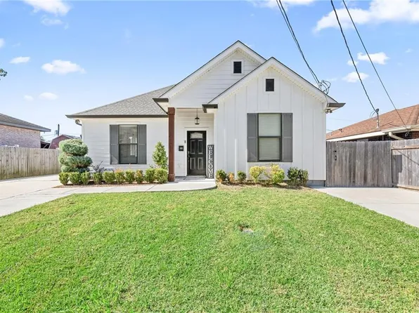 525 Marino Dr, Norco, LA 70079