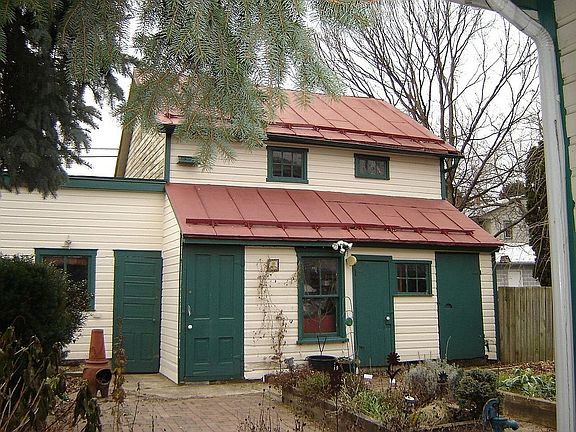 3 car garage, the carriage house