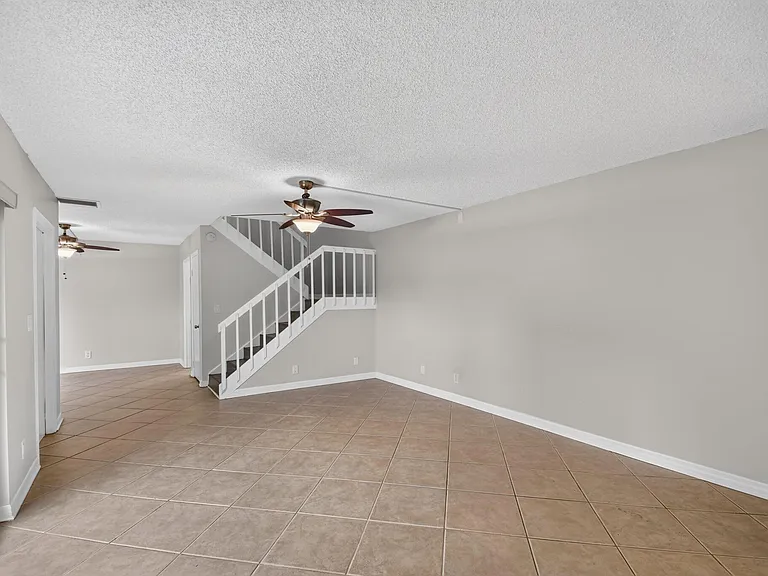 744 Springdale Cir — Photo 7