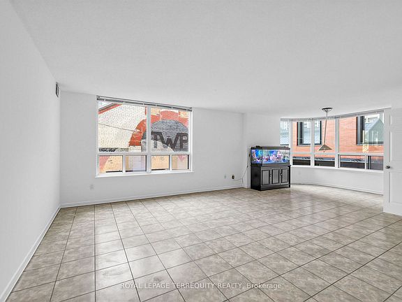 2nd image of 25 Maitland St #210