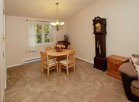 4th image of 9 Anemone Ln