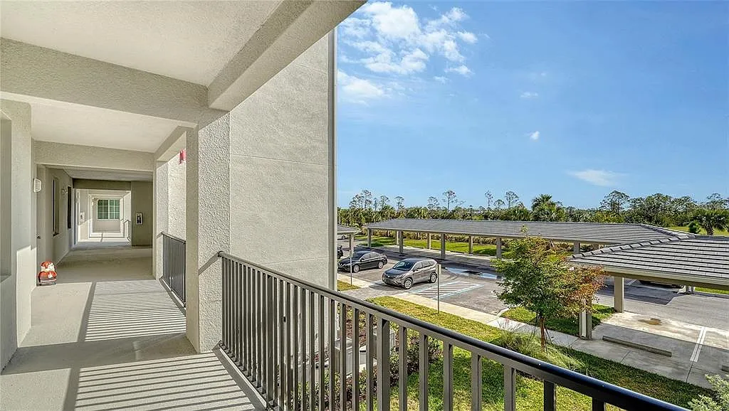 2 bed, 2.0 bath, 1283 sqft, $2,200 — Photo 4