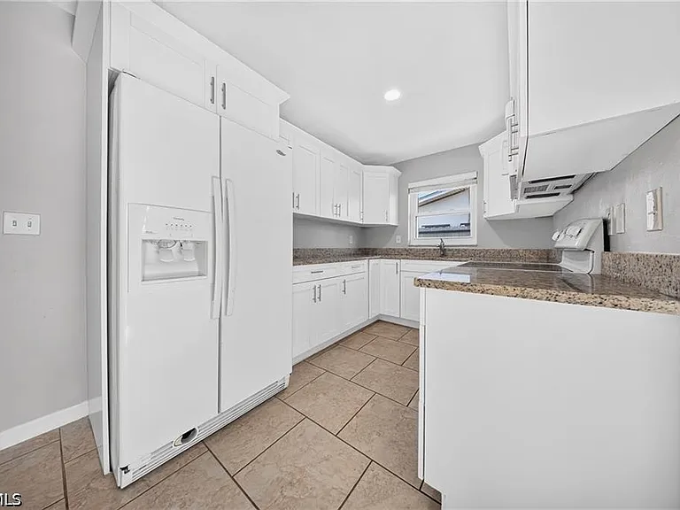 2505 SE 16th Pl #1 — Photo 10
