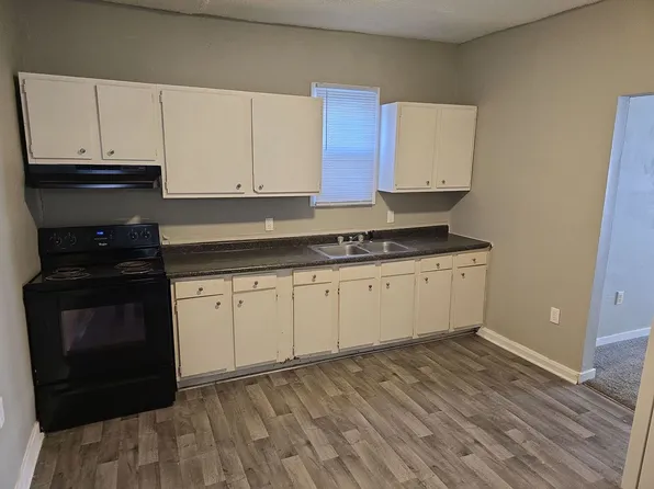 320 E 9th St, Muncie, IN 47302