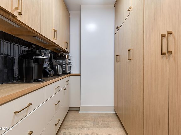 4th image of 4019 E DEVONSHIRE Avenue