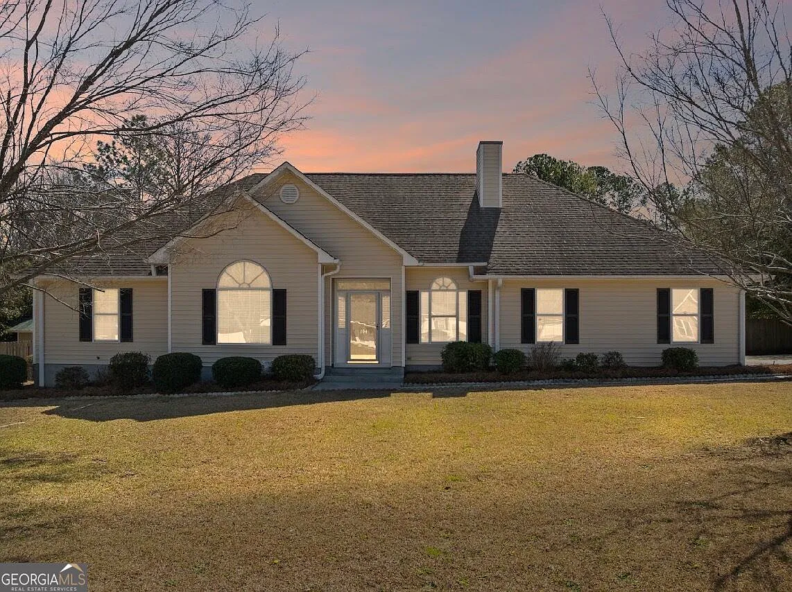 3 bed, 2.0 bath, 1884 sqft, $2,400 — Photo 2