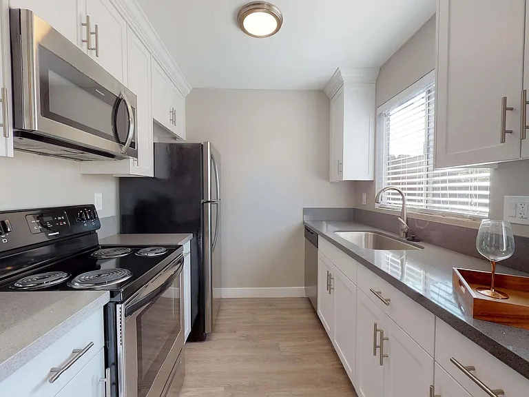 Henry Square- Luxury Townhomes — Photo 14
