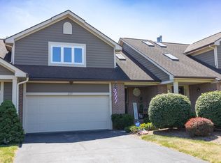 377 Spinnaker Ln, Webster, NY 14580