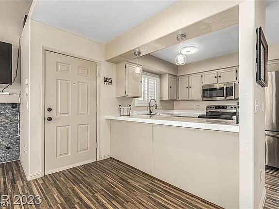 4th image of 2725 S Nellis Blvd Unit 2008
