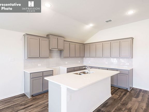 4th image of 1825 Agarito Dr