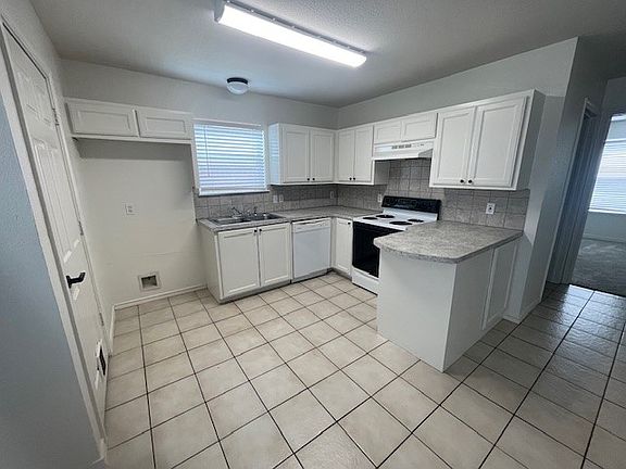 3rd image of 315 Kathy Ln