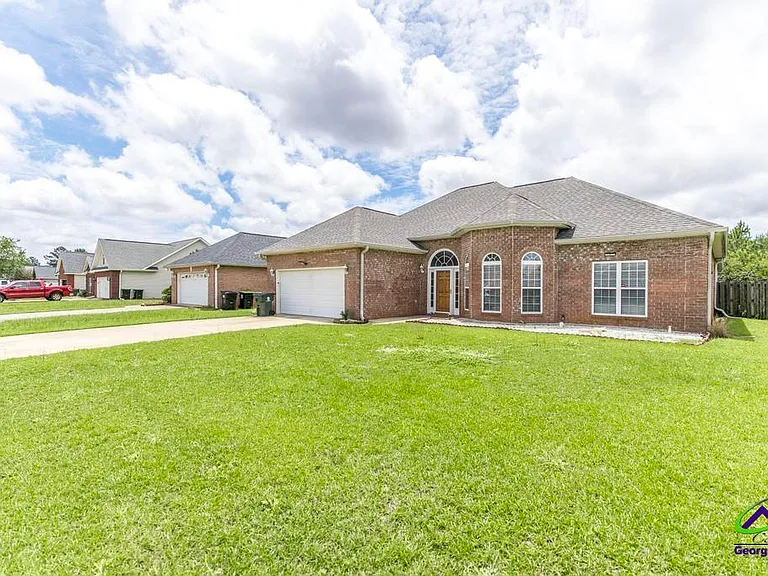 217 Sedgebrooke Dr — Photo 3