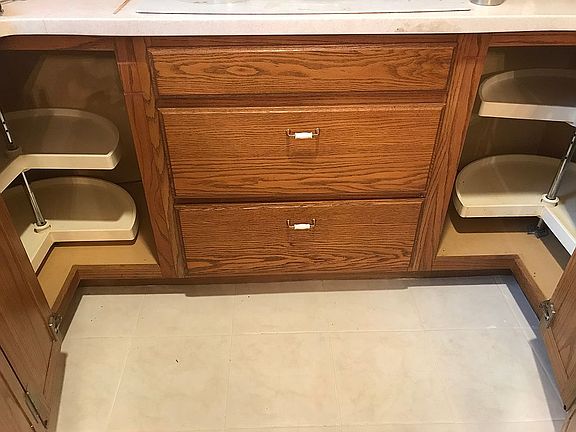 Lazy Susan in bottom cabinet