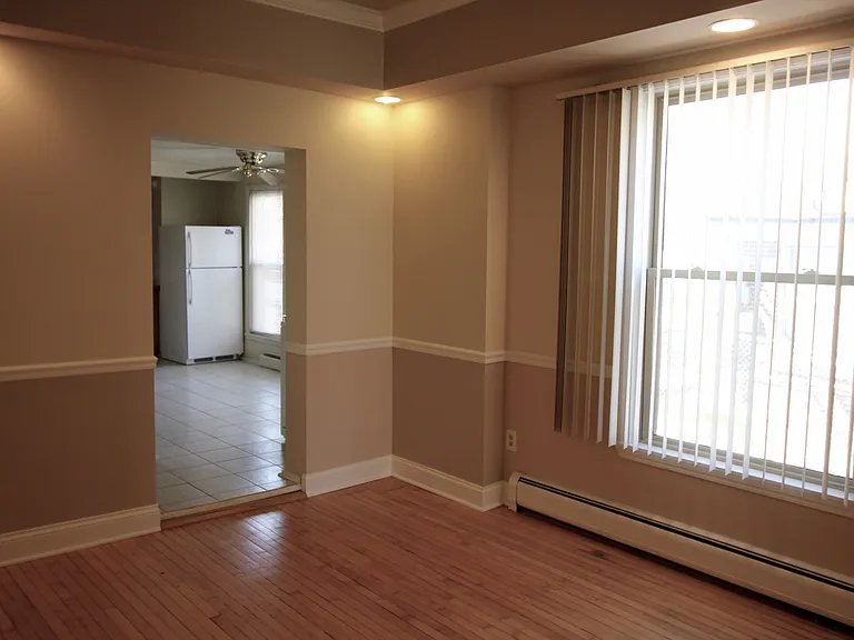 121 N Normal St — Photo 3
