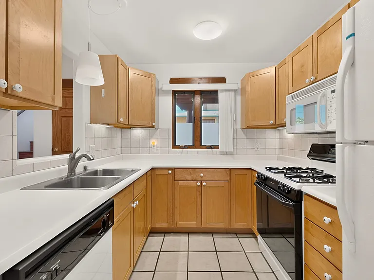 914 Hickox St #C — Photo 4
