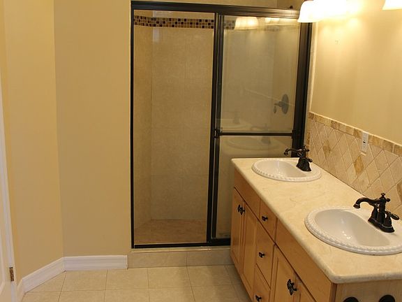 5th image of 414 E Valencia Ave Unit 306