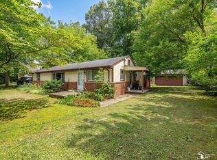 3198 W Sterns Rd, Lambertville, MI 48144
