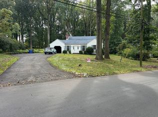 260 Brae Bourn Rd, Huntingdon Valley, PA 19006