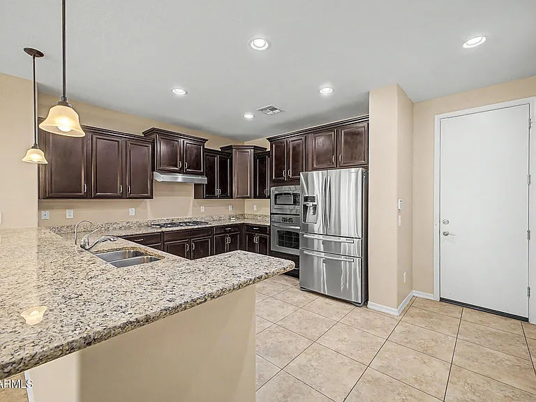 2531 E Eleana Ln — Photo 14
