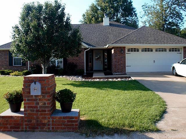 1st image of 121 Redwood Cir