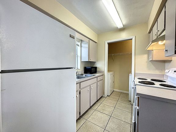 3rd image of 606 Claude Homes Sr Ave