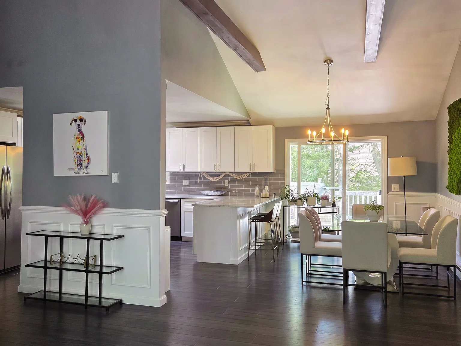 5 bed, 2832 sqft, $2,880 — Photo 3