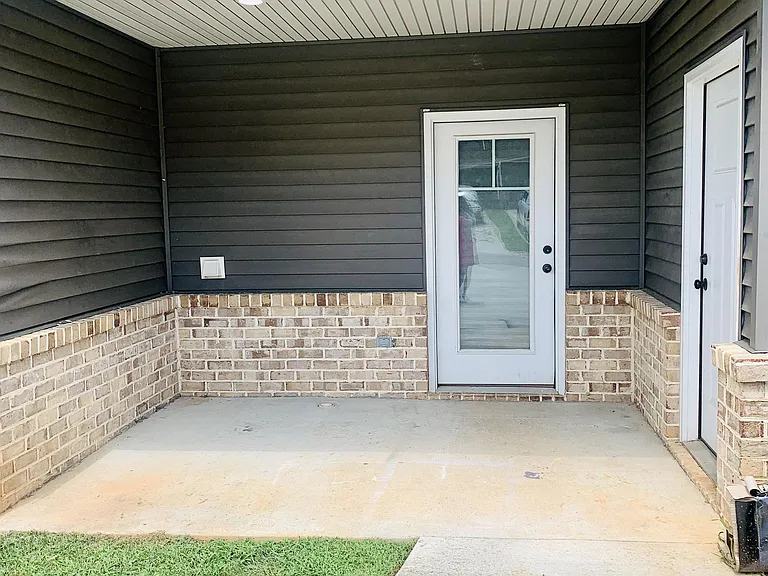 104 Capital St — Photo 29