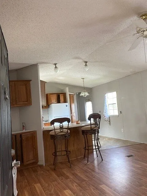 3 bed, 2.0 bath, $700 — Photo 2