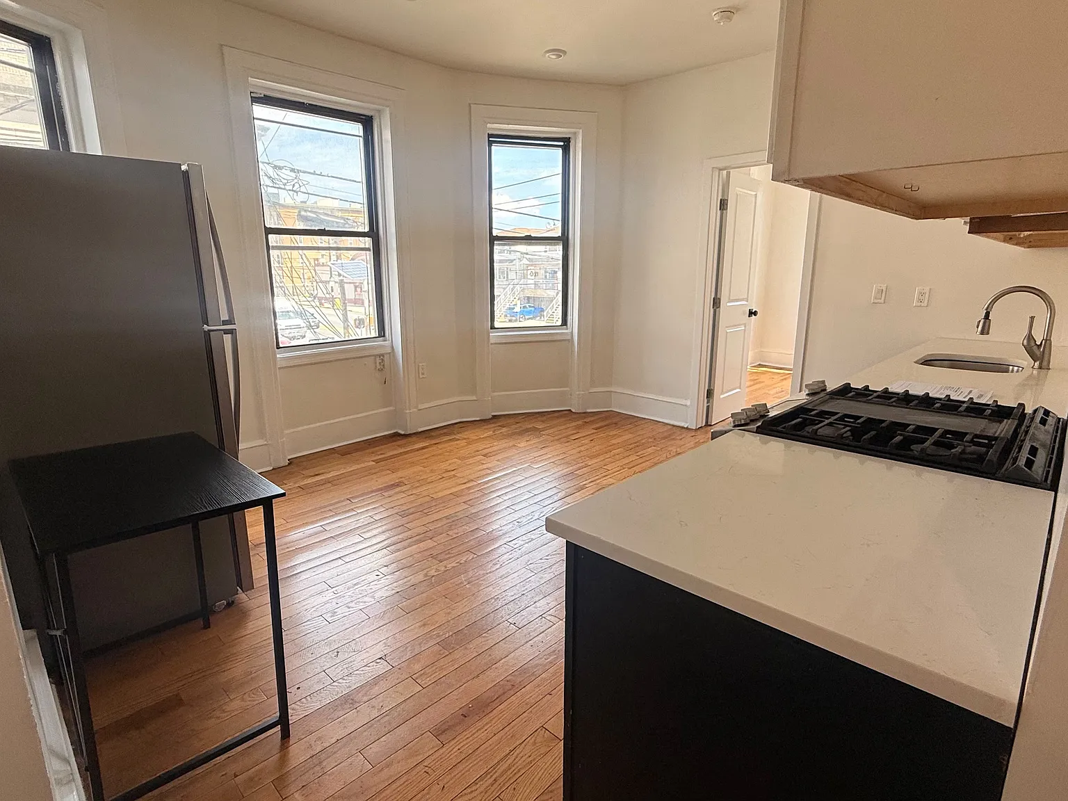 4 bed, $3,250 — Photo 2