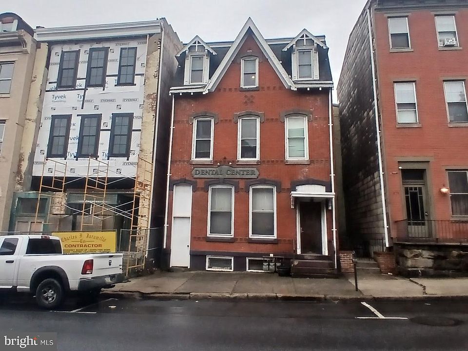 2nd image of 315 W Market St