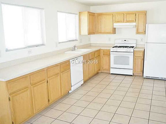 4th image of 10896 Wallflower Ave