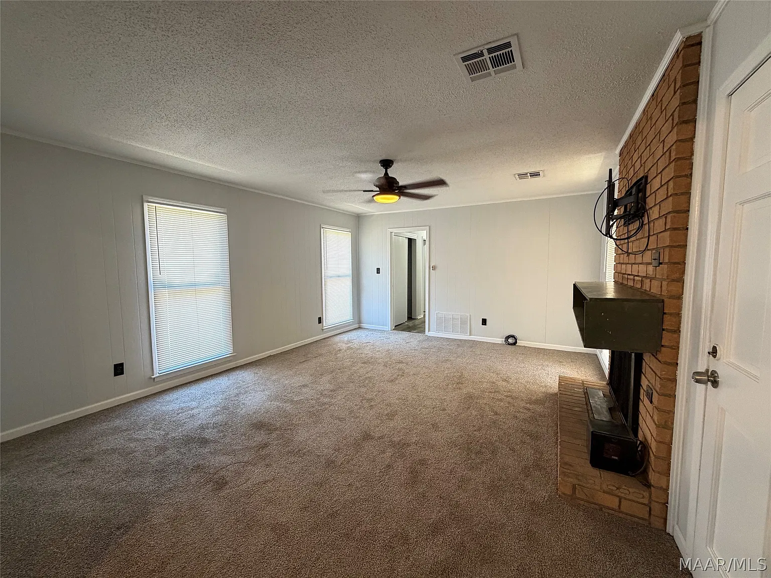 4 bed, 2.0 bath, 1670 sqft, $1,500 — Photo 4