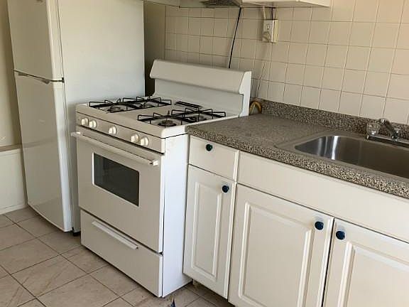 5th image of 21884 Hempstead Ave #2R