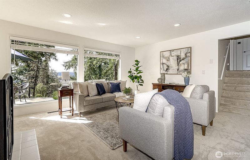 5th image of 1921 SE Oakview Drive