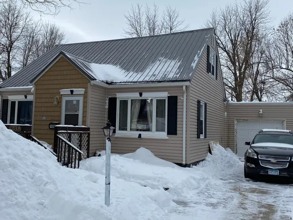 1039 Sunset Rd, Worthington, MN 56187