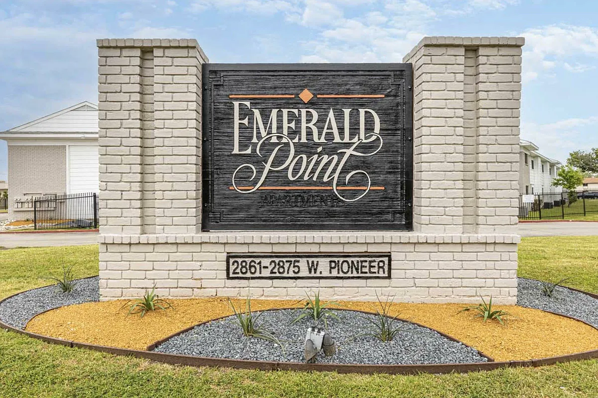 Building Photo - Emerald Point Apartments