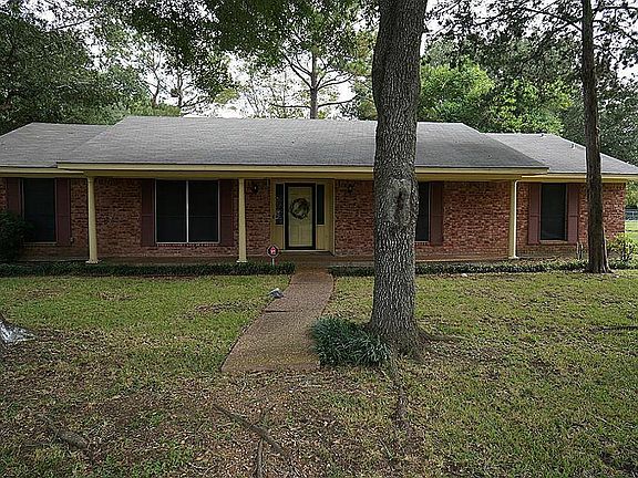 2nd image of 1511 Hawthorn Dr