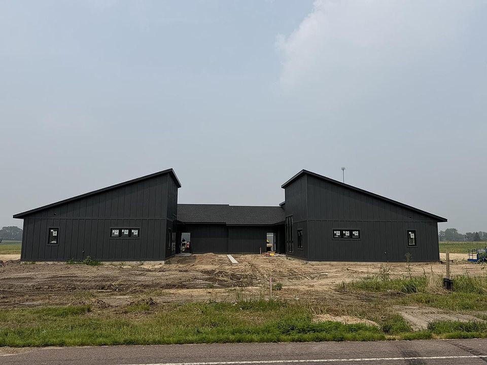 1st image of 303 Daisy DRIVE