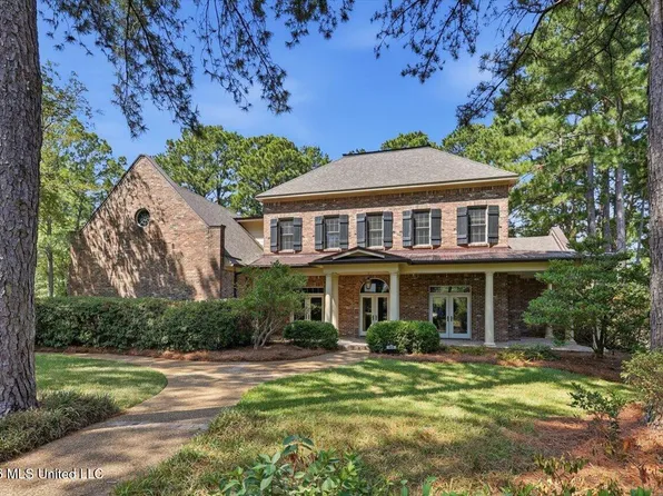 415 Pembrooke Dr, Madison, MS 39110