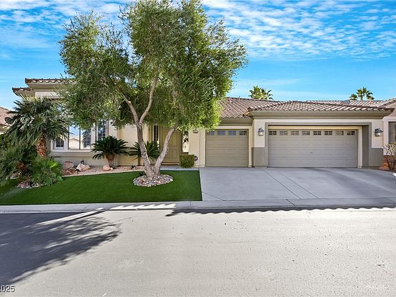2nd image of 385 Apple River Ct