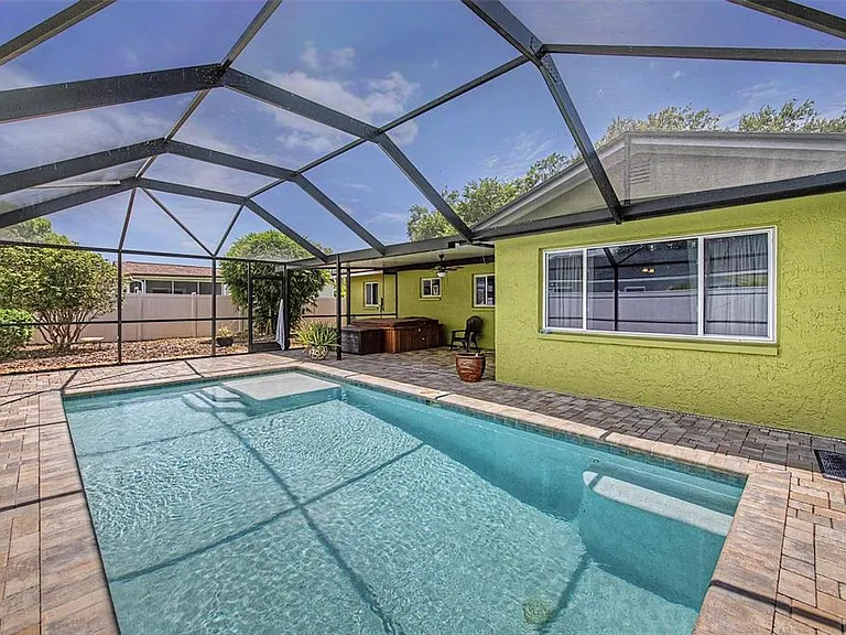 4212 Gray Squirrel Ln — Photo 3