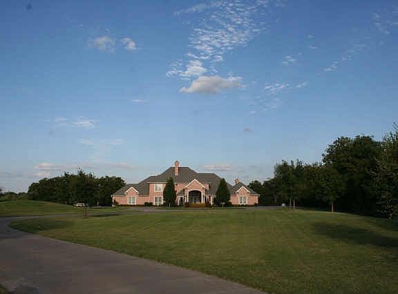 4th image of 2151 Oldham Ln